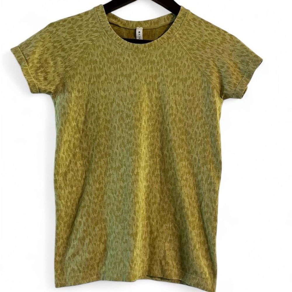 Athleta Green Short Sleeve Tee